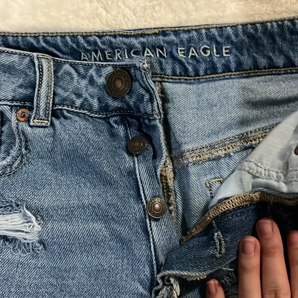 American Eagle distressed denim shorts - Picture 2 of 4